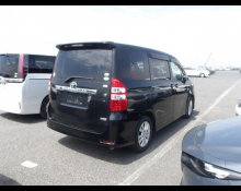 Toyota Noah 2013