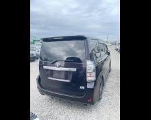 Toyota Voxy 2010