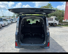 Toyota Voxy 2016