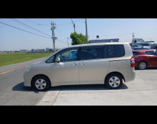 Toyota Noah 2013