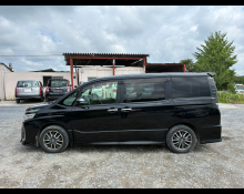 Toyota Voxy 2015