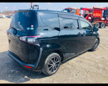 Toyota Sienta 2016
