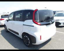 Toyota Sienta 2024