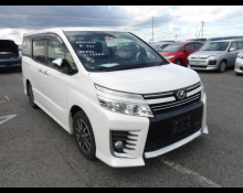 Toyota Voxy 2015