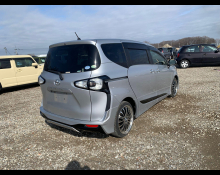 Toyota Sienta 2016