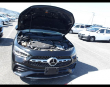 Mercedes Benz GLA-class 2021