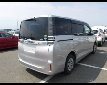 Toyota Voxy 2019