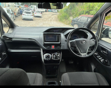 Toyota Esquire 2019