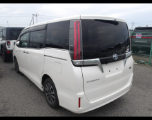 Toyota Esquire 2019