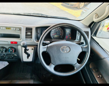 Toyota Hiace Van 2011