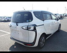 Toyota Sienta 2016