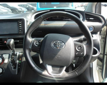 Toyota Sienta 2018
