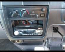 Toyota Hilux Sports Pickup 2000