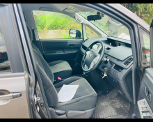 Toyota Noah 2013