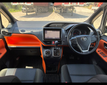 Toyota Voxy 2015