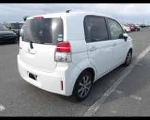 Toyota Spade 2018