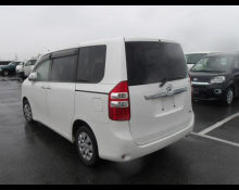 Toyota Noah 2012