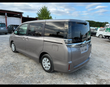 Toyota Voxy 2019