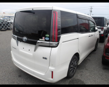 Toyota Esquire 2019
