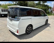 Toyota Voxy 2017
