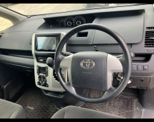 Toyota Noah 2013