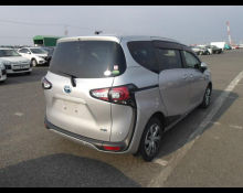 Toyota Sienta 2019