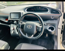 Toyota Sienta 2019