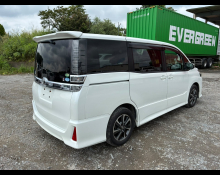 Toyota Voxy 2017
