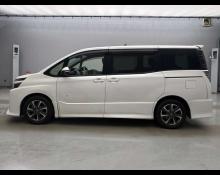 Toyota Voxy 2017
