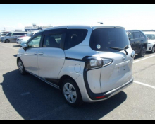 Toyota Sienta 2021
