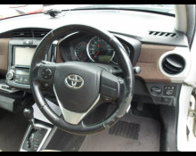 Toyota Corolla Axio 2013