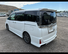 Toyota Voxy 2014