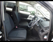 Toyota Noah 2013