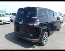 Toyota Sienta 2018