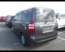 Toyota Noah 2013