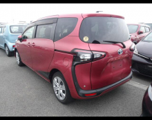 Toyota Sienta 2018