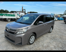 Toyota Voxy 2019
