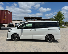 Toyota Voxy 2017