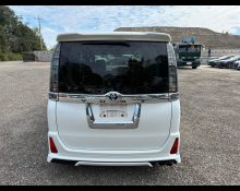 Toyota Voxy 2014