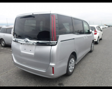 Toyota Noah 2021