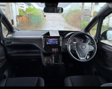 Toyota Voxy 2019