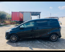 Toyota Sienta 2016