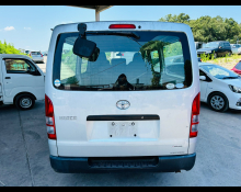 Toyota Hiace Van 2011