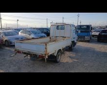 Nissan Atlas 2002