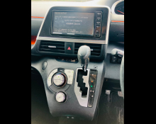 Toyota Sienta 2019