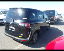 Toyota Sienta 2019