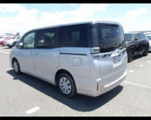 Toyota Voxy 2018