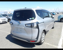 Toyota Sienta 2021