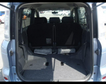 Toyota Sienta 2012