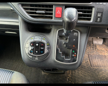 Toyota Voxy 2015